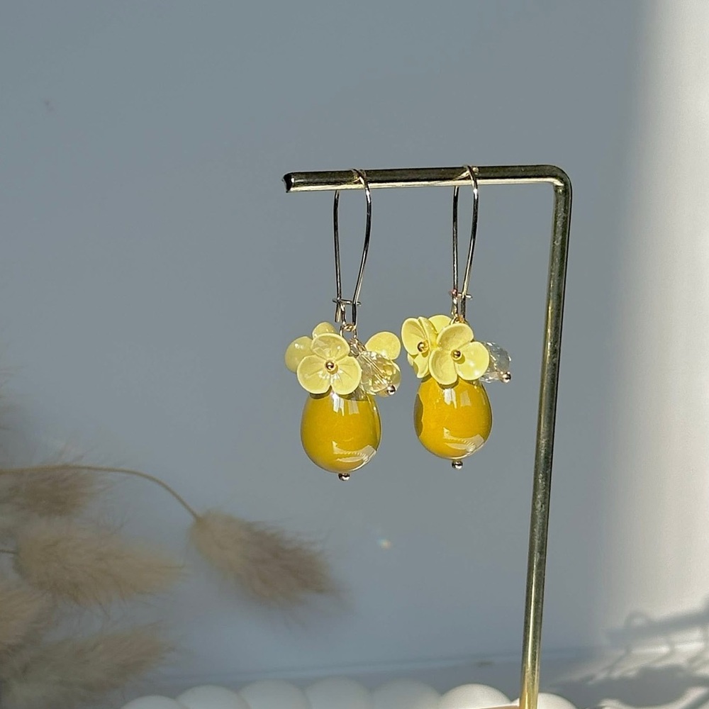 ◾️18k Gold Plated Mustard Yellow Pearl Hoop Earrings
